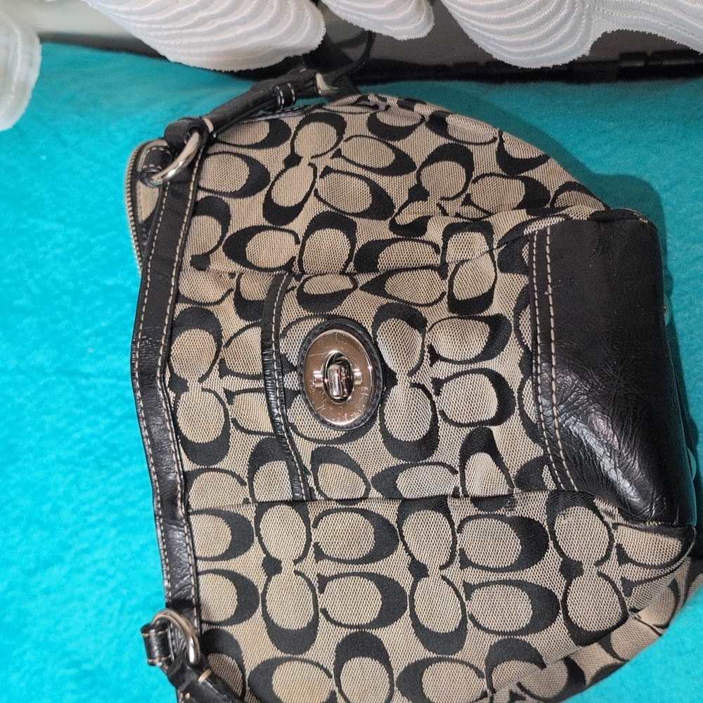 Coach Black and Cream Signature Tote - Picture 5 of 6
